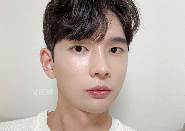 Male Facial Contouring Surgery Review : I hear a lot from people I meet these days that my face is smaller and looks younger than before.