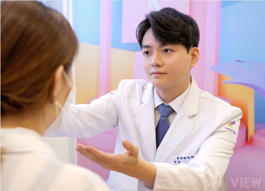 Plastic surgery consultation before revision rhinoplasty assessment in Korea