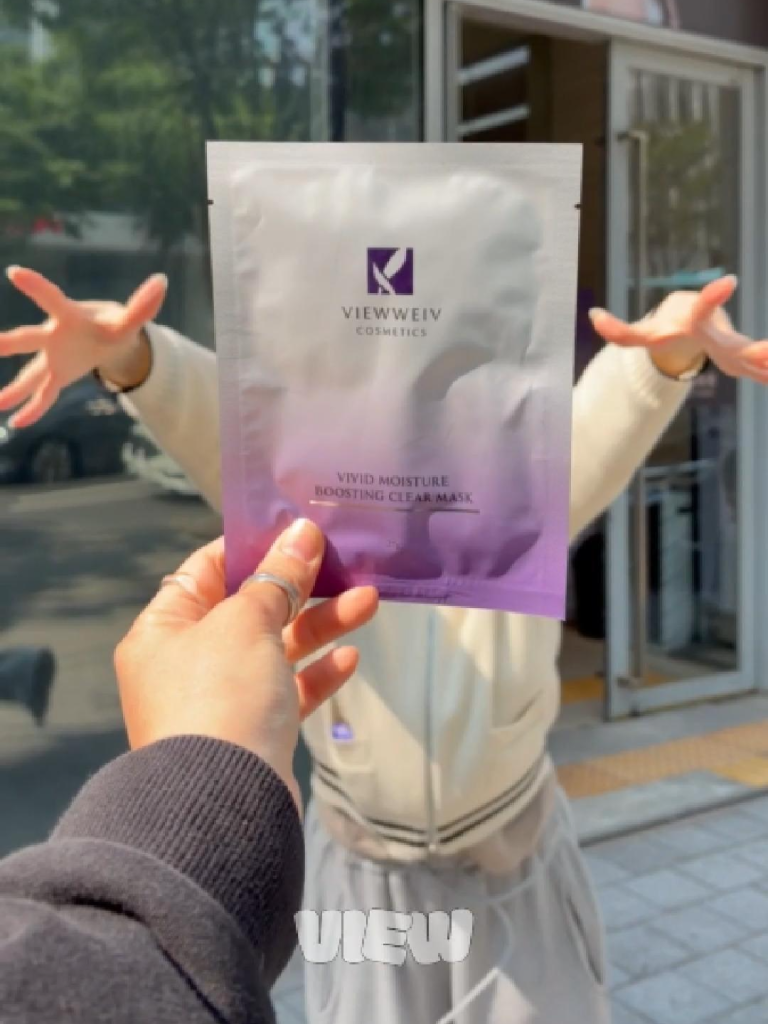 Chasing after people? Yeah… we don’t do that 🚫 We chase confidence, beauty, and results ✨ Your glow-up starts with VIEW WEIV Cosmetics 💜 Further info, contact us on whatsapp : 🇺🇸 English : +82 10-2103-7174 🇮🇩 Bahasa Indonesia : +82 010 3936 7164 Copyrights to images and all other materials related to this content belong to VIEW and you may be liable for unauthorized distribution and or reproduction of the same without written consent. #korea #kpop #kbeauty #aesthetic #koreanaesthetic