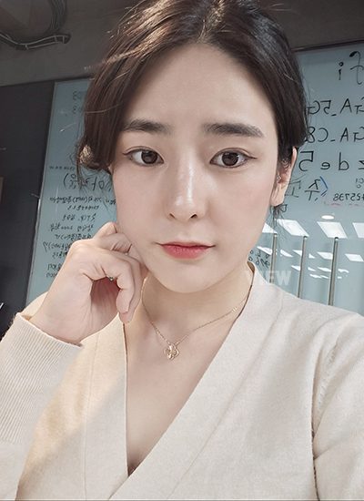 675aa0b8a4bfb9022939